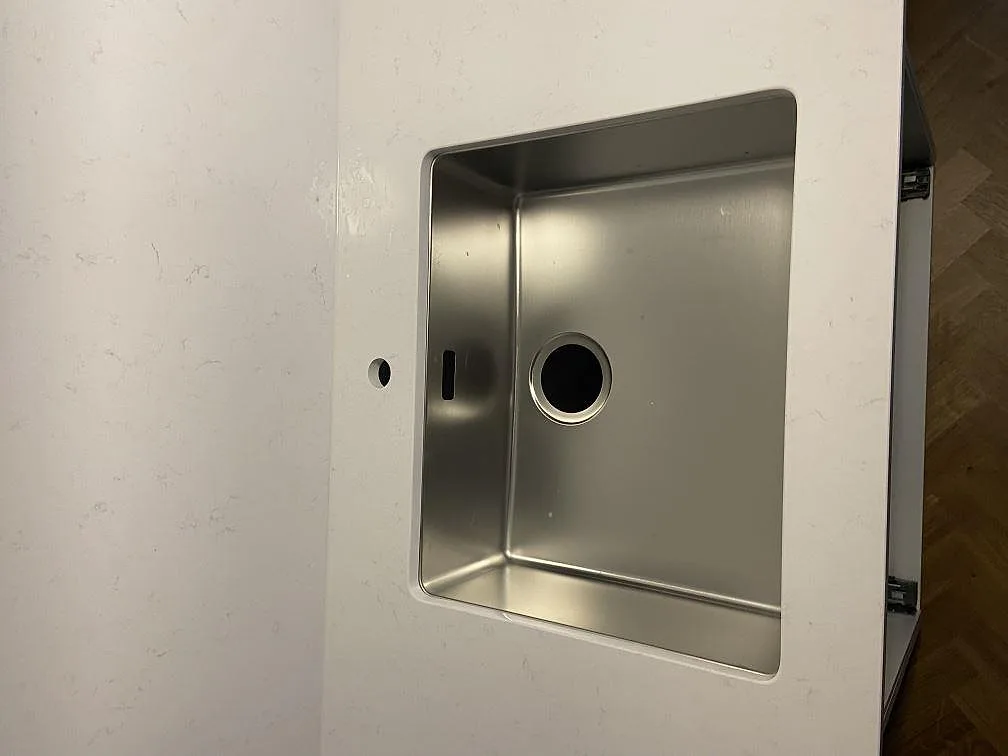 Køkkenbordplade i Technistone Noble Supreme White, Malmö – billede 2