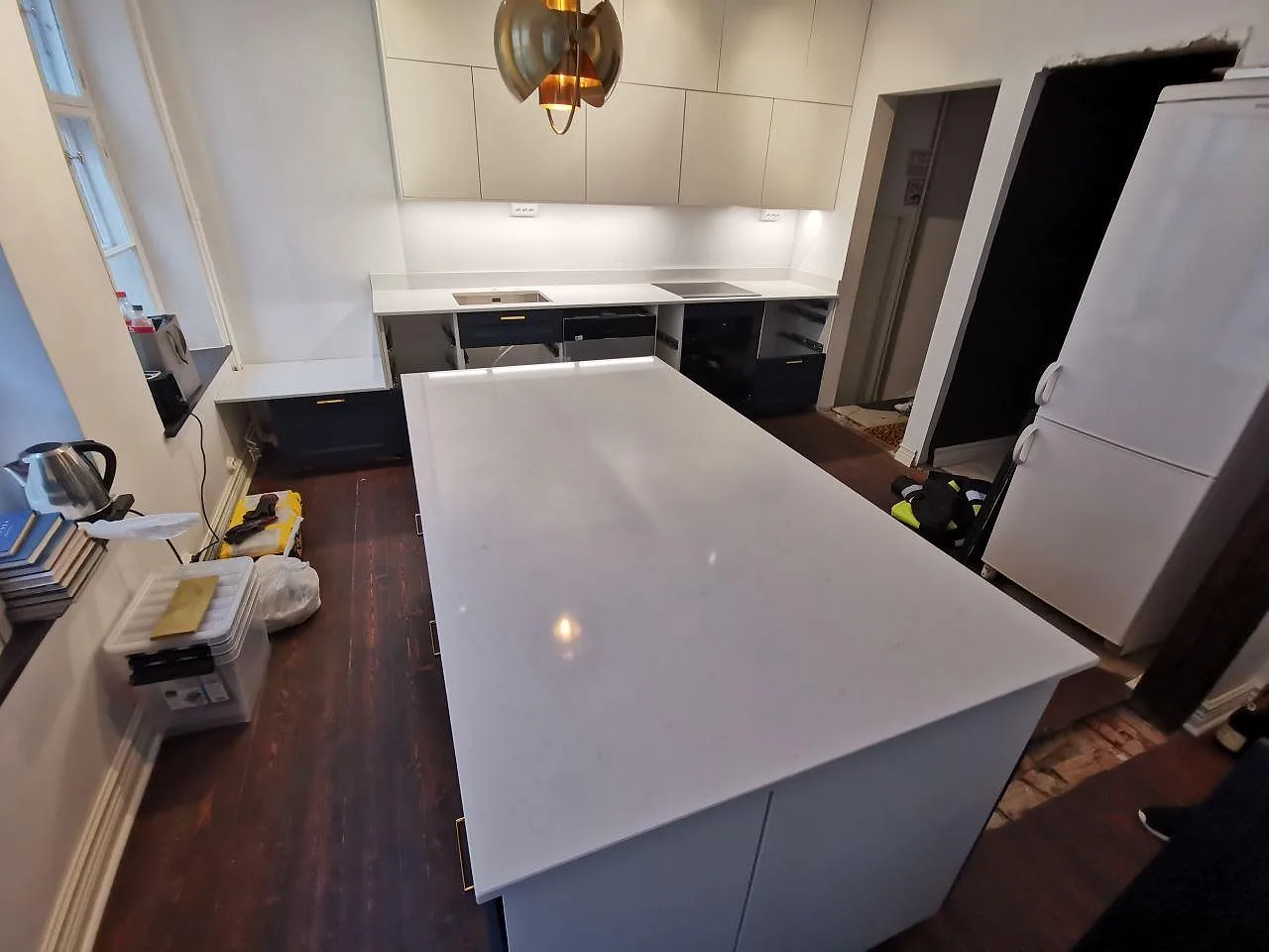 Køkkenbordplade i Technistone Noble Supreme White, Malmö