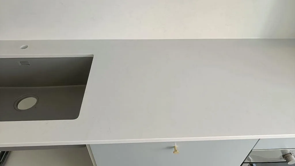 Køkkenbordplade i Technistone Noble Supreme White, Malmö – billede 7