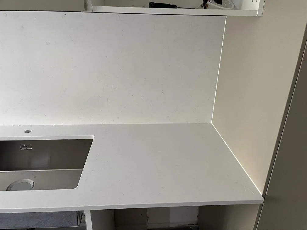 Køkkenbordplade i Technistone Noble Supreme White, Malmö – billede 3