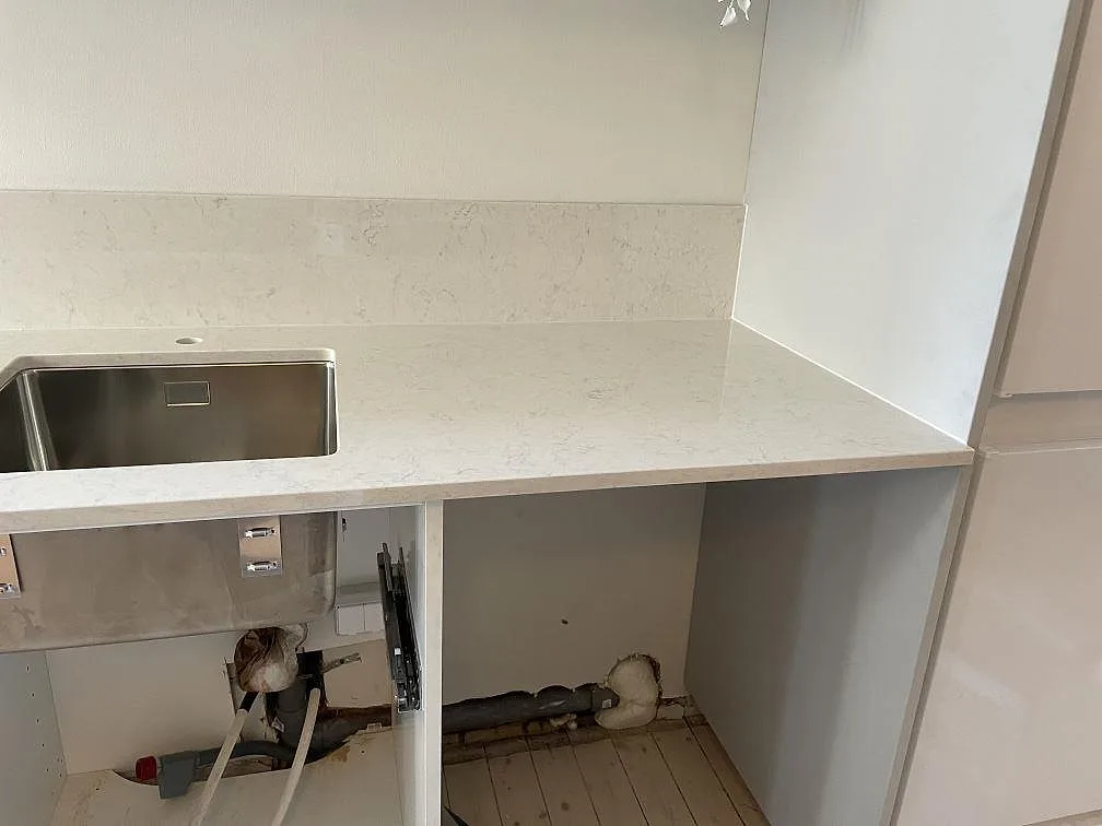Køkkenbordplade i Technistone Noble Supreme White, Malmö – billede 4