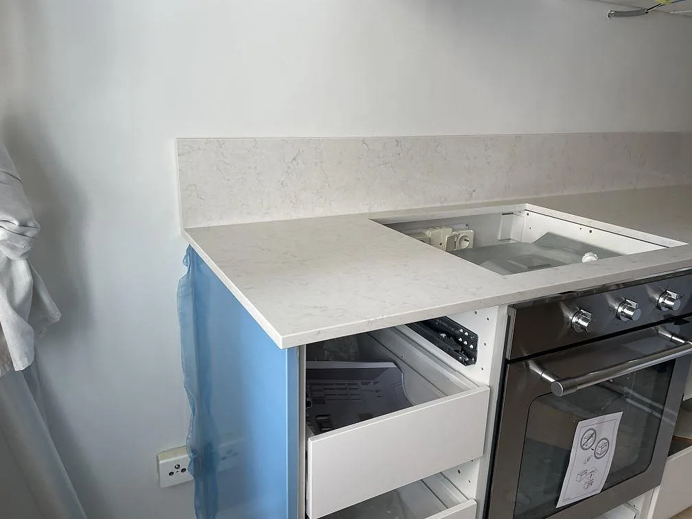 Køkkenbordplade i Technistone Noble Supreme White, Malmö – billede 2