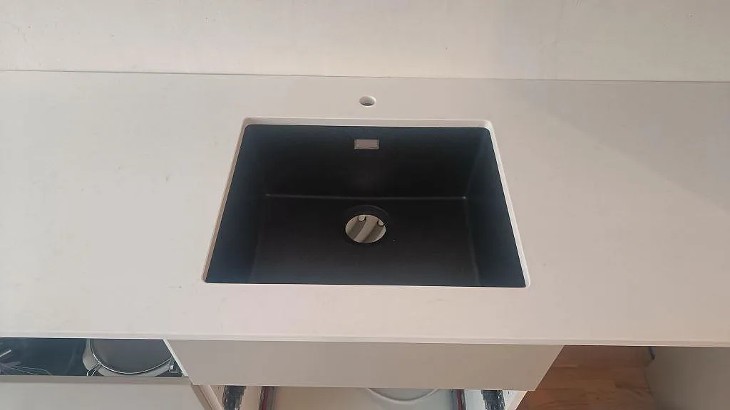 Køkkenbordplade i Technistone Noble Supreme White, Malmö – billede 2