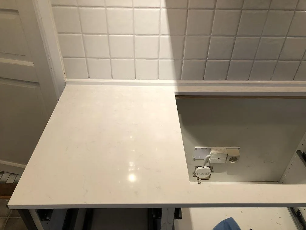 Køkkenbordplade i Technistone Noble Supreme White, Sävedalen – billede 6