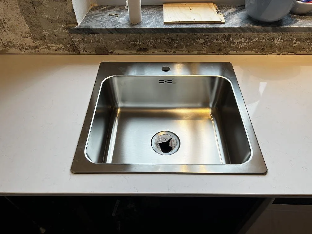 Køkkenbordplade i Technistone Noble Supreme White, Trelleborg – billede 6