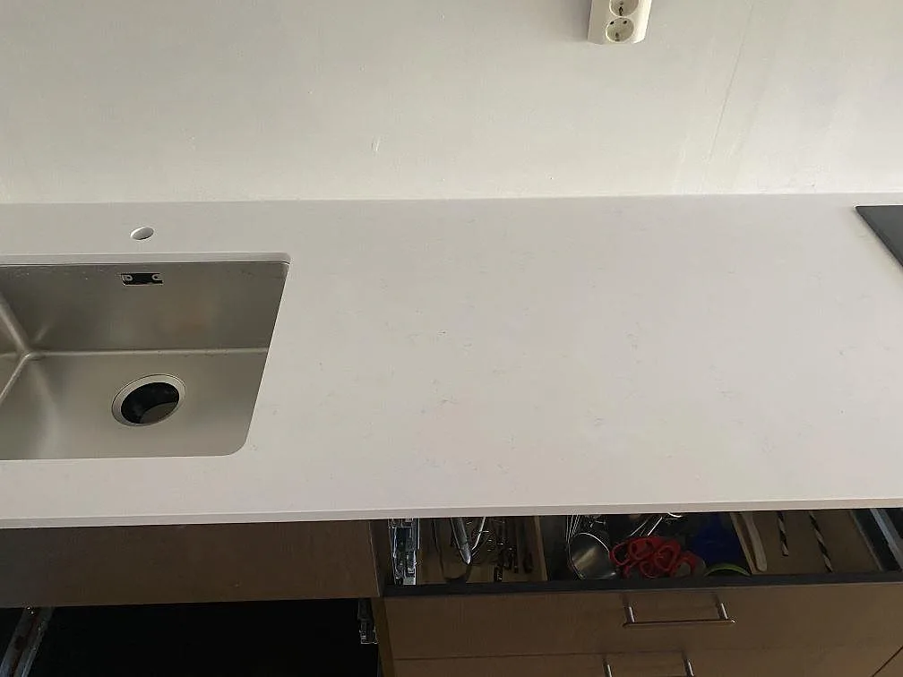 Køkkenbordplade i Technistone Noble Supreme White, Västra Frölunda – billede 4