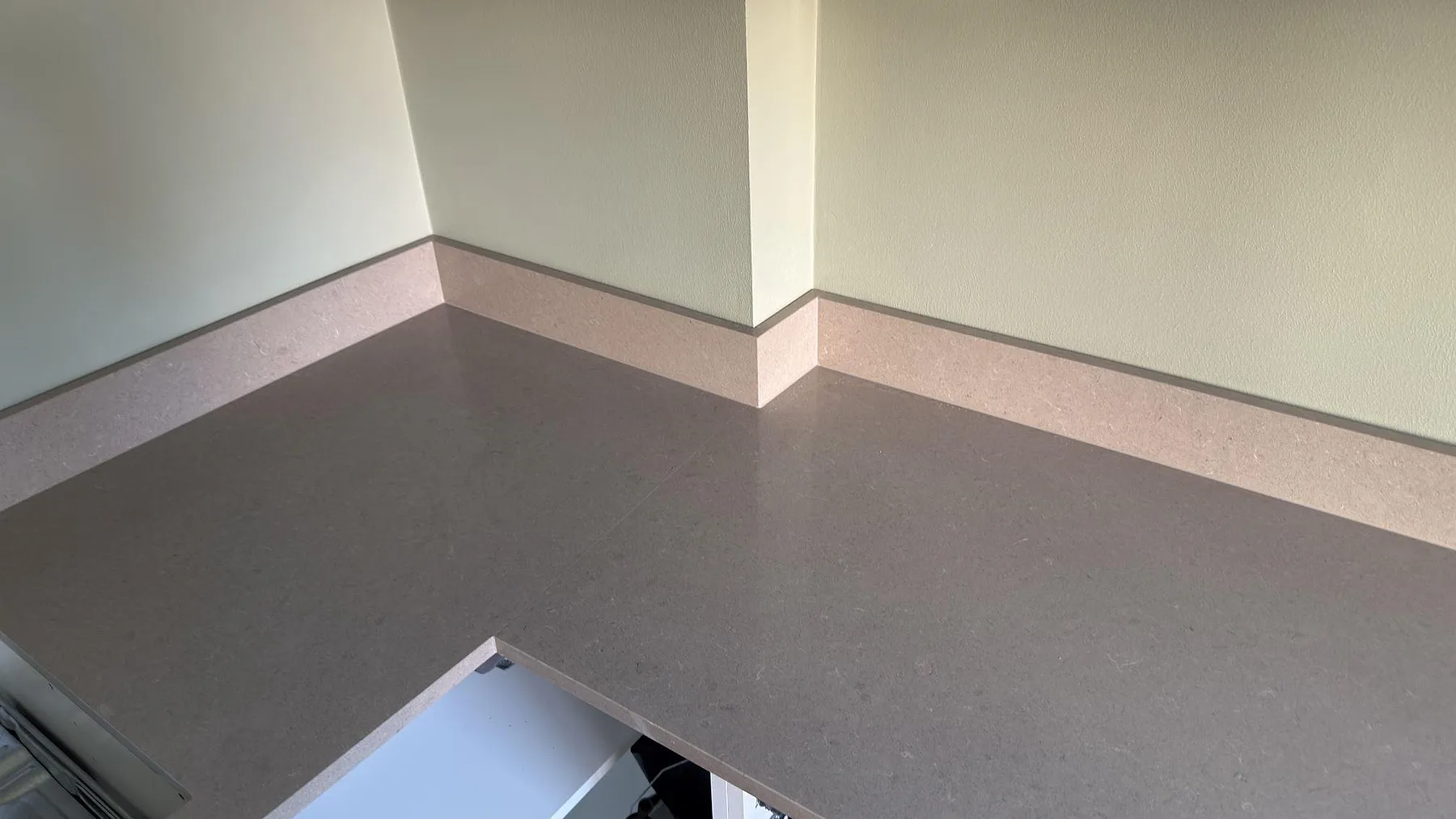 Køkkenbordplade i Technistone Noble Troya, Huddinge – billede 4