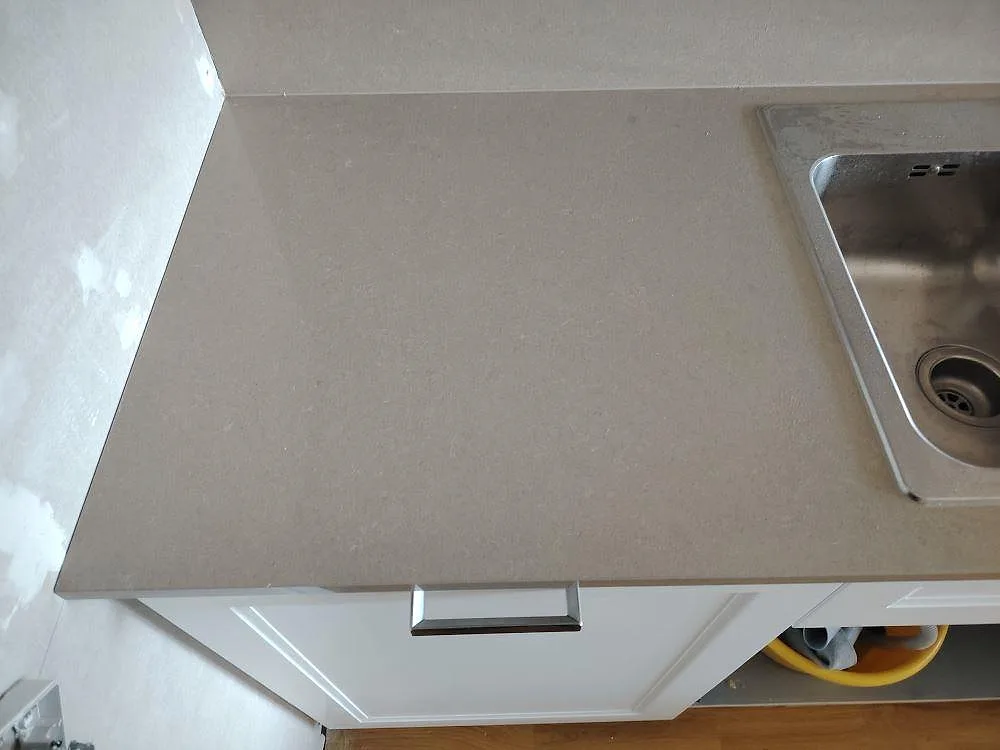 Køkkenbordplade i Technistone Noble Troya, Stockholm – billede 3