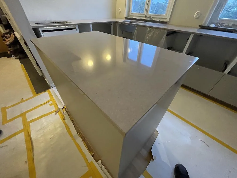 Køkkenbordplade i Technistone Noble Troya, Stockholm – billede 2