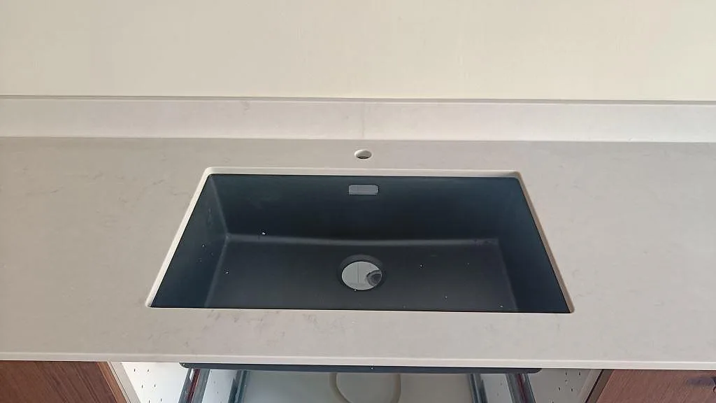 Køkkenbordplade i Technistone Noble Villa, Göteborg – billede 4