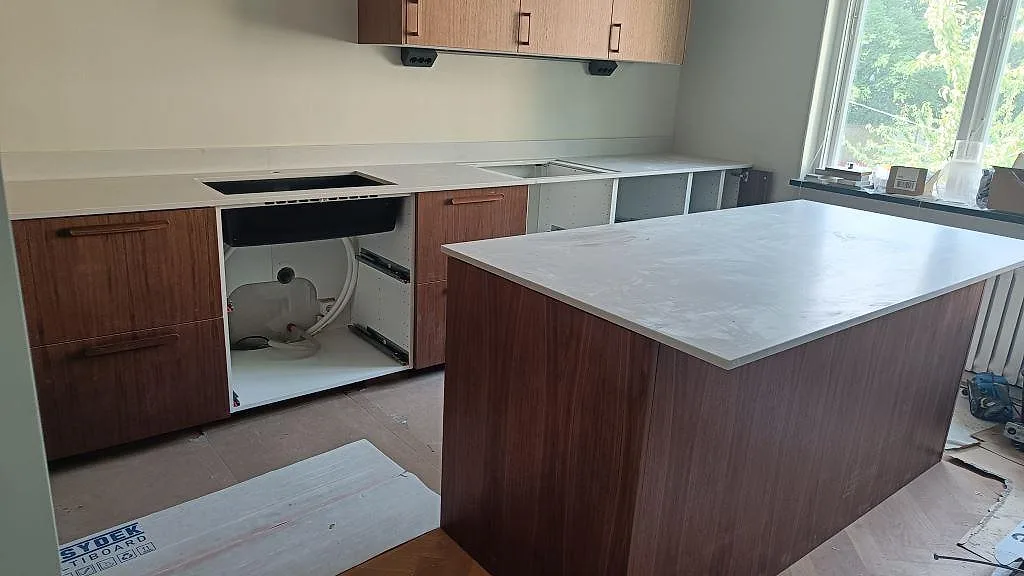 Gennemført projekt: Køkkenbordplade i Technistone Noble Villa, Göteborg.