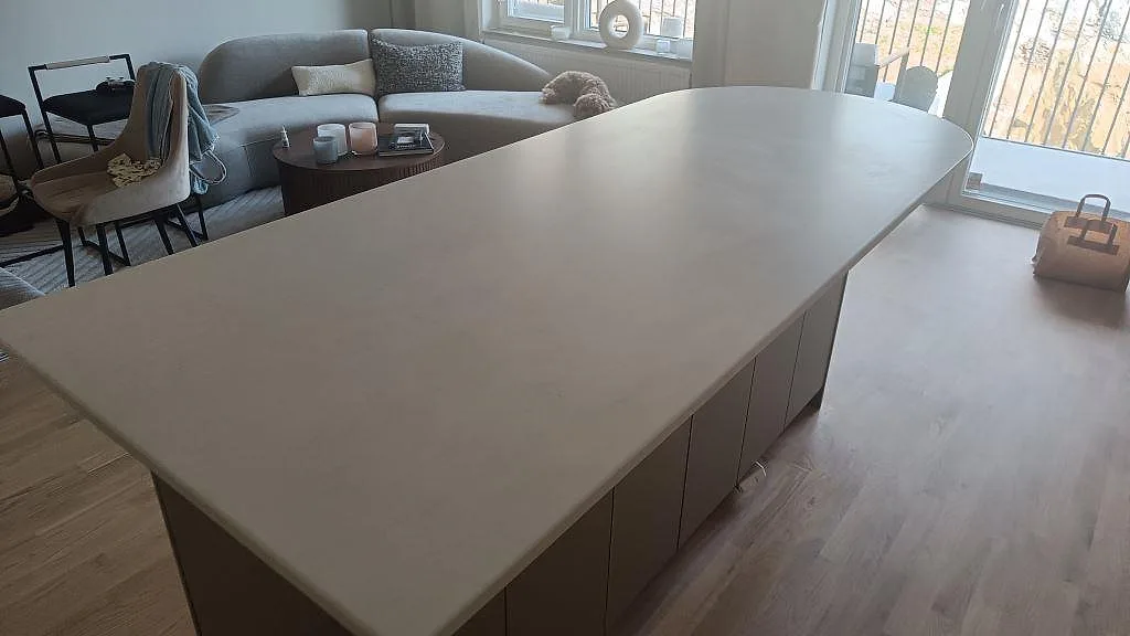 Gennemført projekt: Køkkenbordplade i Technistone Noble Vintage, Hovås.