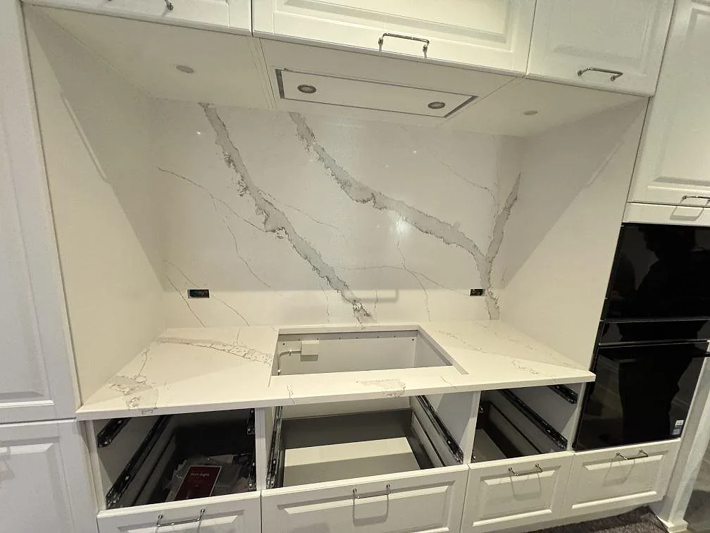 Køkkenbordplade i Technistone Volegno, Skovlunde – billede 3