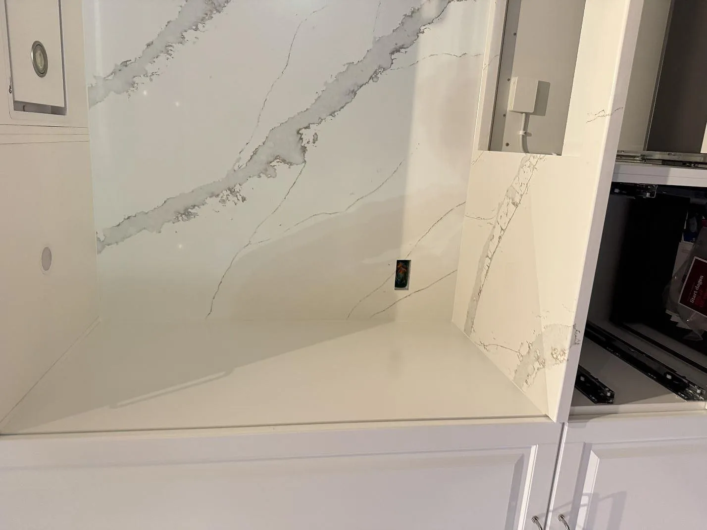 Køkkenbordplade i Technistone Volegno, Skovlunde – billede 7