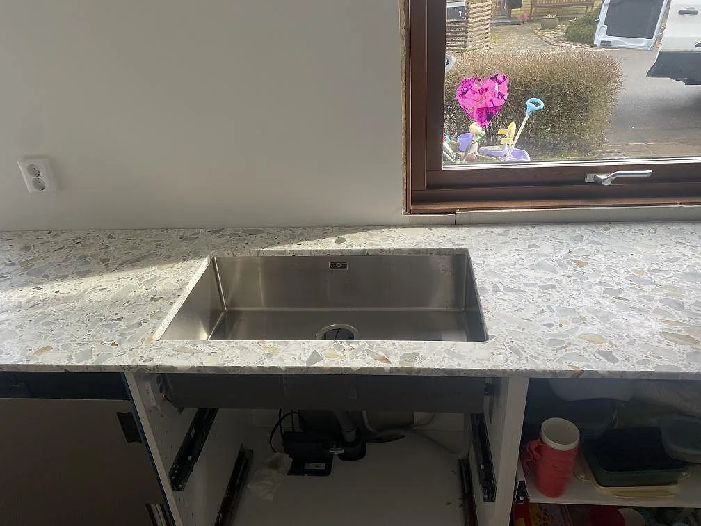 Køkkenbordplade i Terrazzo Calacatta, Bjärred – billede 3