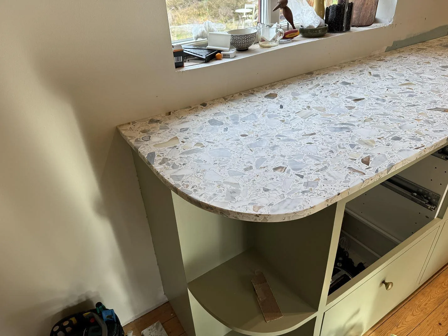 Køkkenbordplade i Terrazzo Calacatta, Kode – billede 2