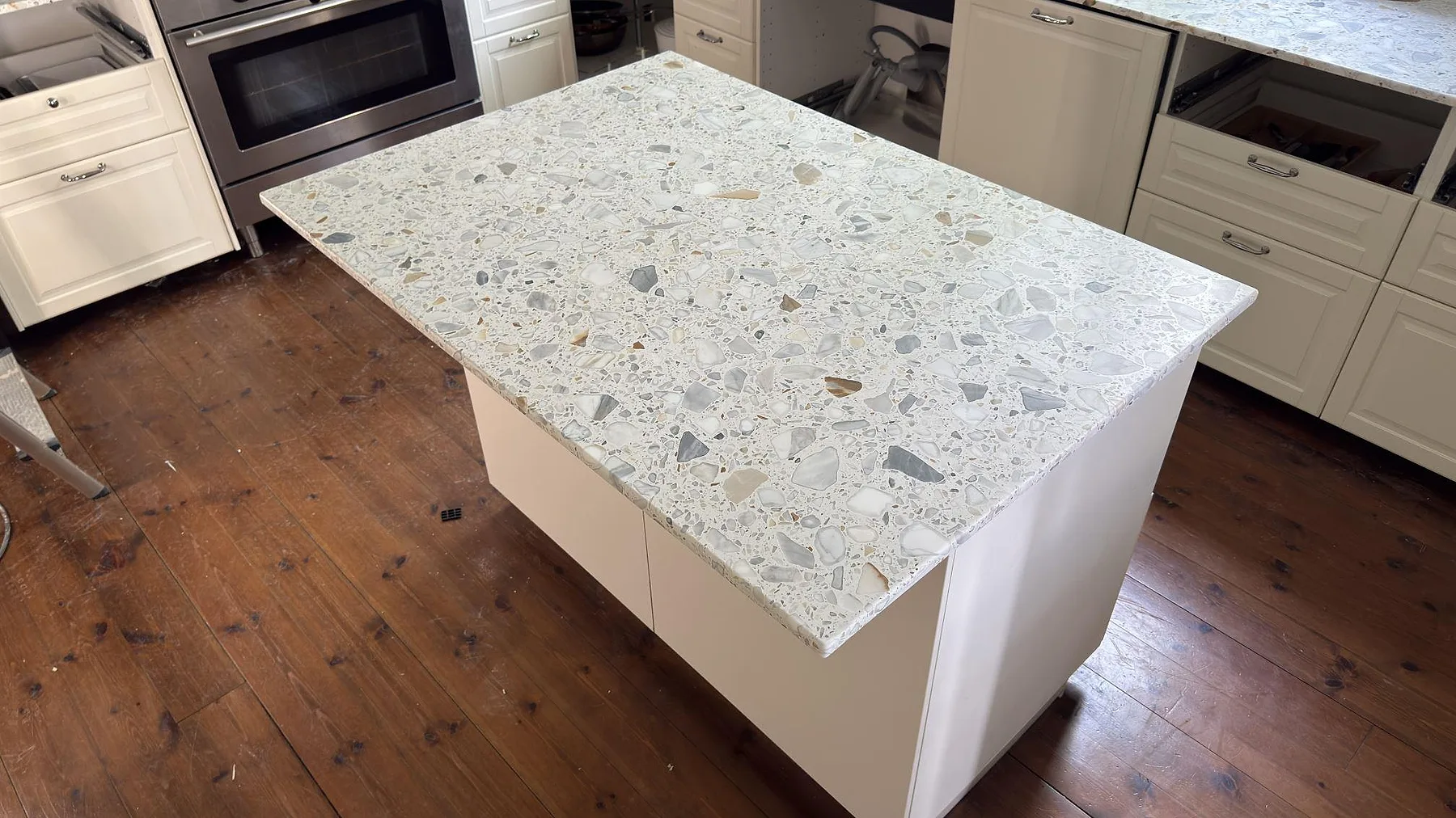 Køkkenbordplade i Terrazzo Calacatta, Stockholm – billede 2