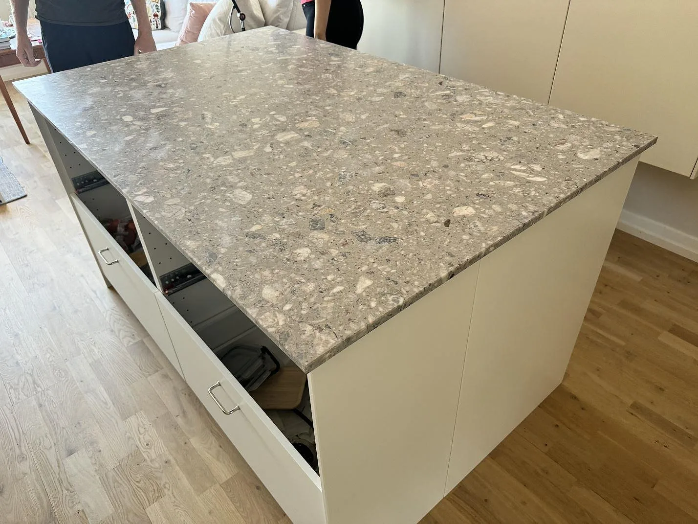 Gennemført projekt: Køkkenbordplade i Terrazzo Fior Di Pesco, Malmö.