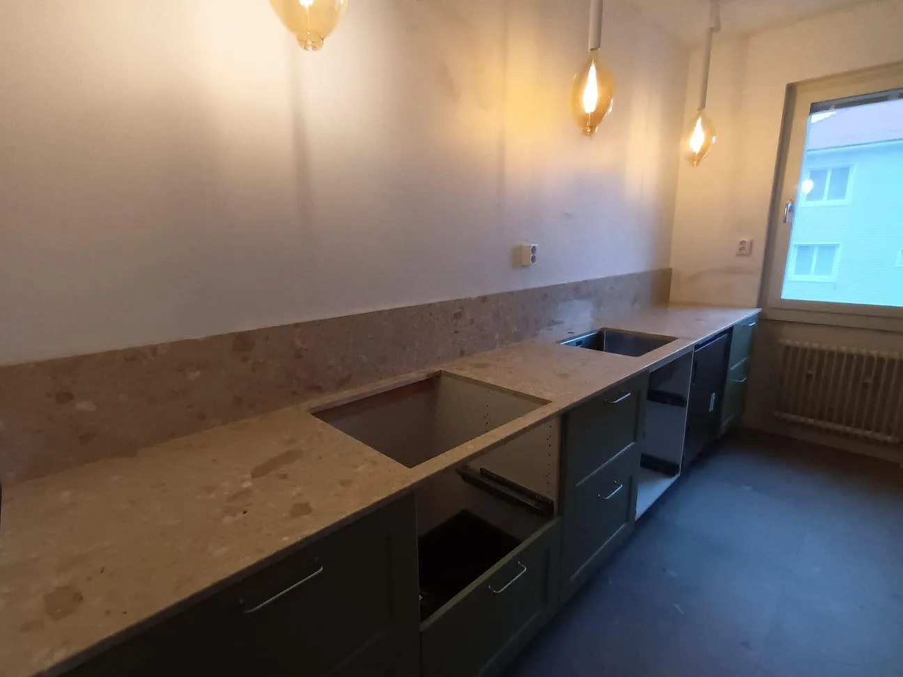 Køkkenbordplade i Terrazzo Perlato Royal, Enköping – billede 3