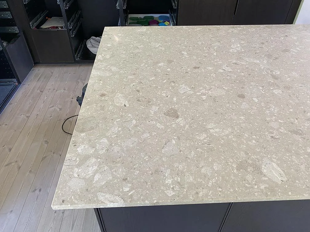 Køkkenbordplade i Terrazzo Perlato Royal, Espergærde – billede 6