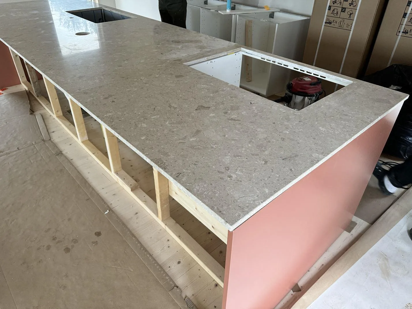 Gennemført projekt: Køkkenbordplade i Terrazzo Perlato Royal, Hindås.