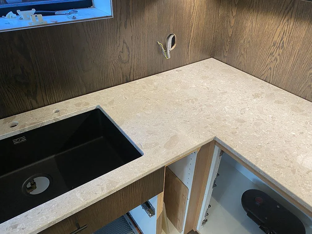 Køkkenbordplade i Terrazzo Perlato Royal, Höllviken – billede 3