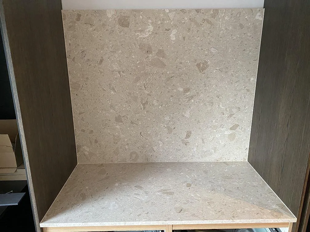 Køkkenbordplade i Terrazzo Perlato Royal, Höllviken – billede 4