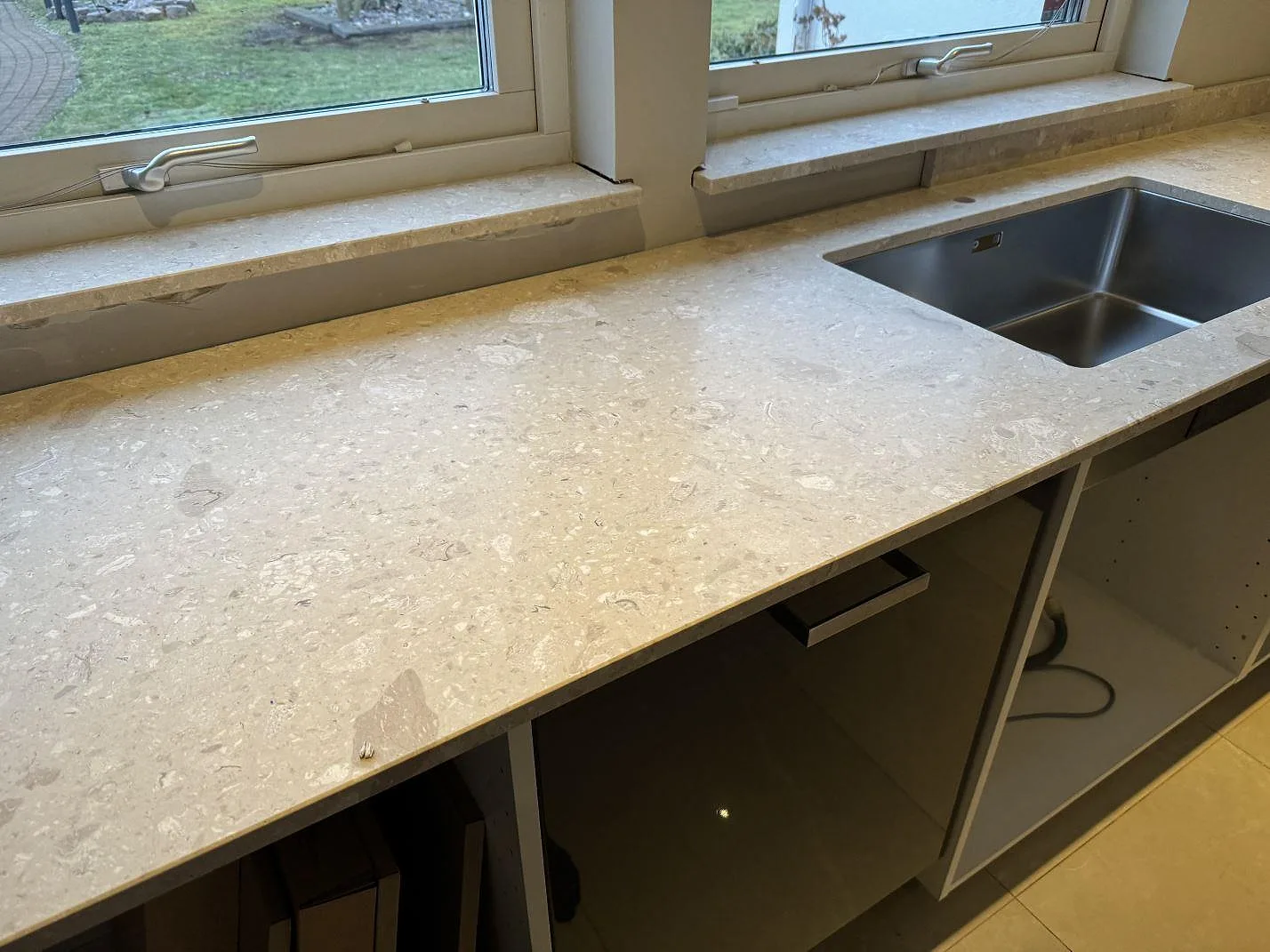 Køkkenbordplade i Terrazzo Perlato Royal, Höllviken