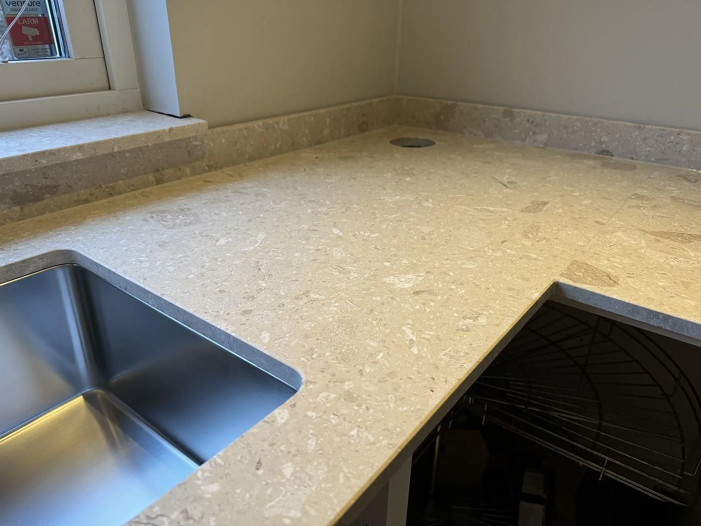 Køkkenbordplade i Terrazzo Perlato Royal, Höllviken – billede 4
