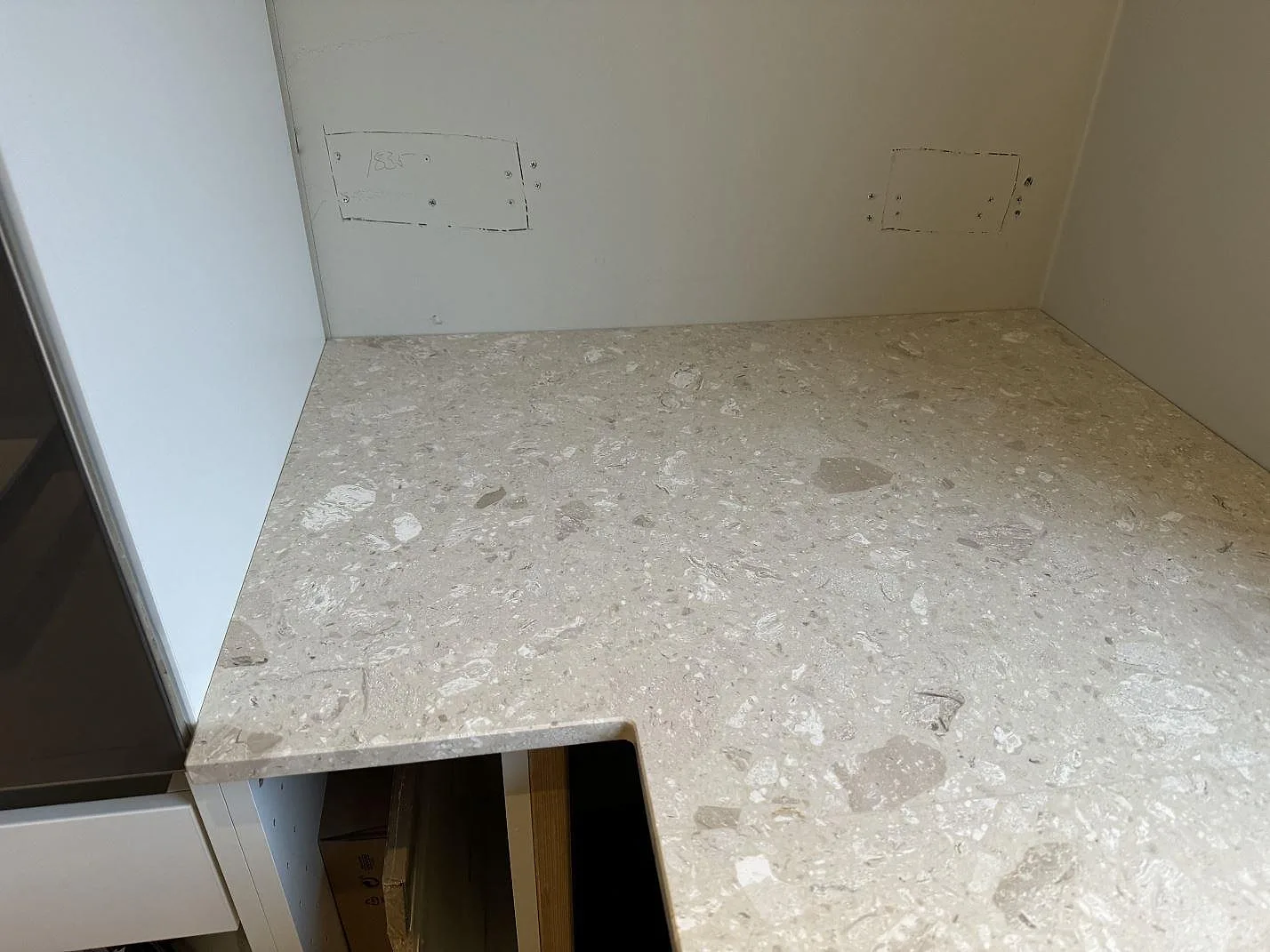 Køkkenbordplade i Terrazzo Perlato Royal, Höllviken – billede 7