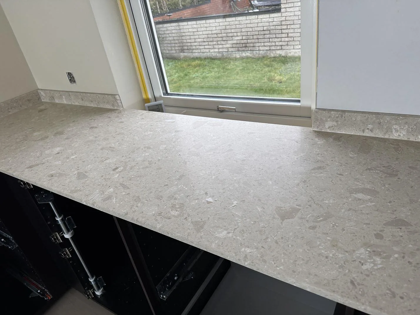 Køkkenbordplade i Terrazzo Perlato Royal, Löddeköpinge – billede 3