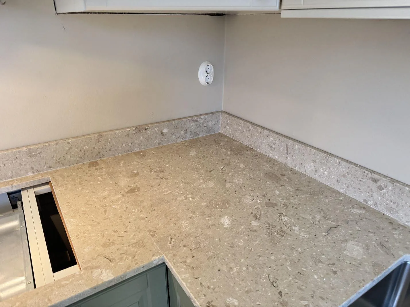 Køkkenbordplade i Terrazzo Perlato Royal, Malmö – billede 3