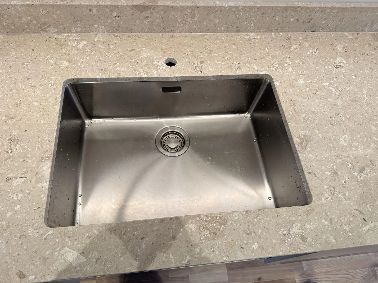 Køkkenbordplade i Terrazzo Perlato Royal, Malmö – billede 6