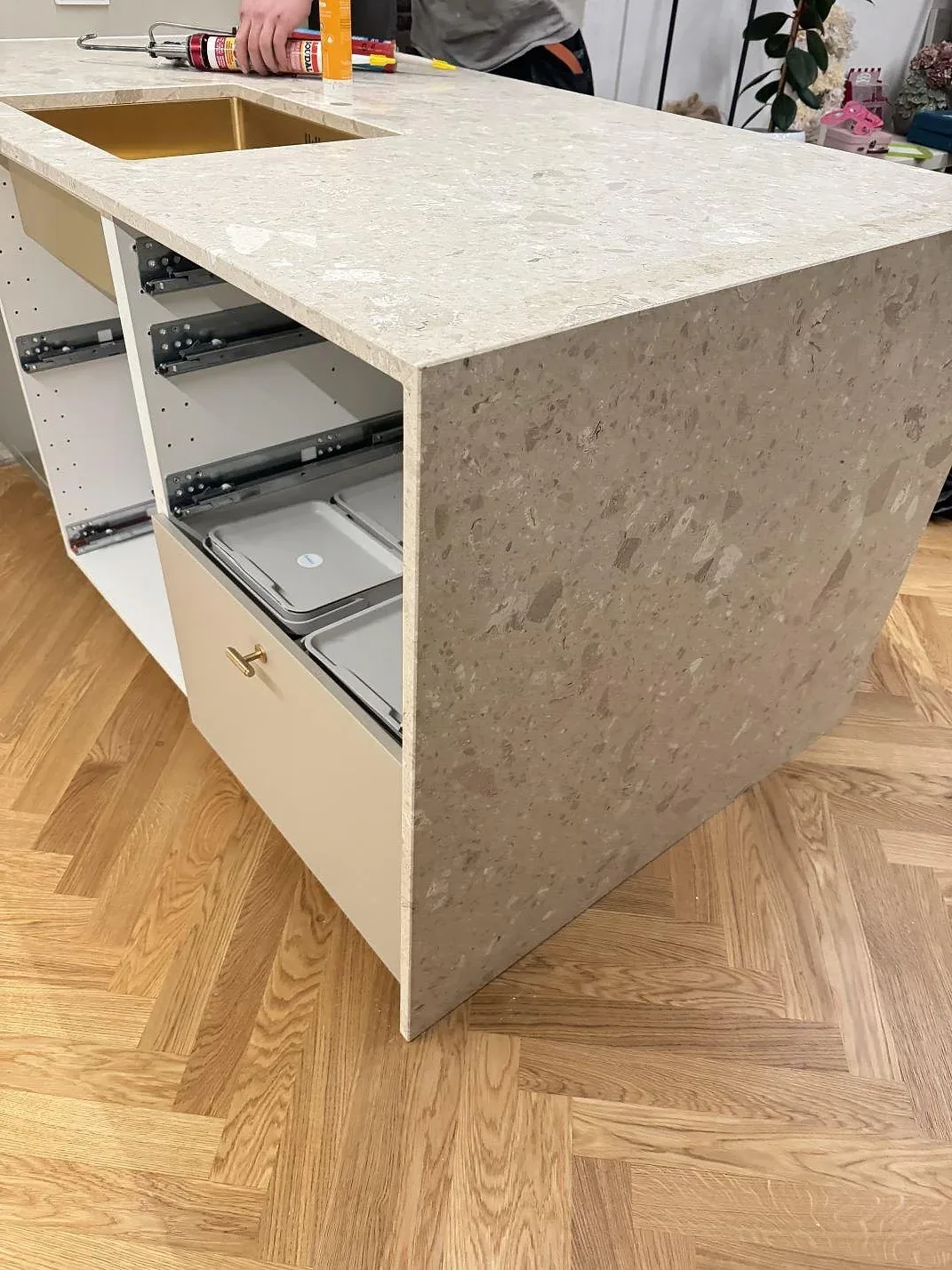 Køkkenbordplade i Terrazzo Perlato Royal, Odense SV – billede 2