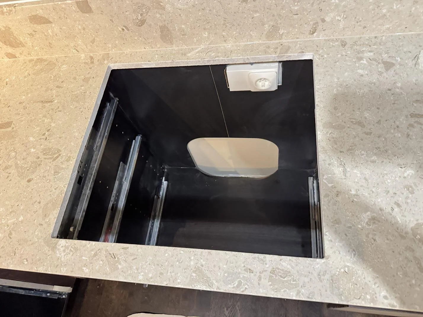 Køkkenbordplade i Terrazzo Perlato Royal, Sjöbo – billede 8