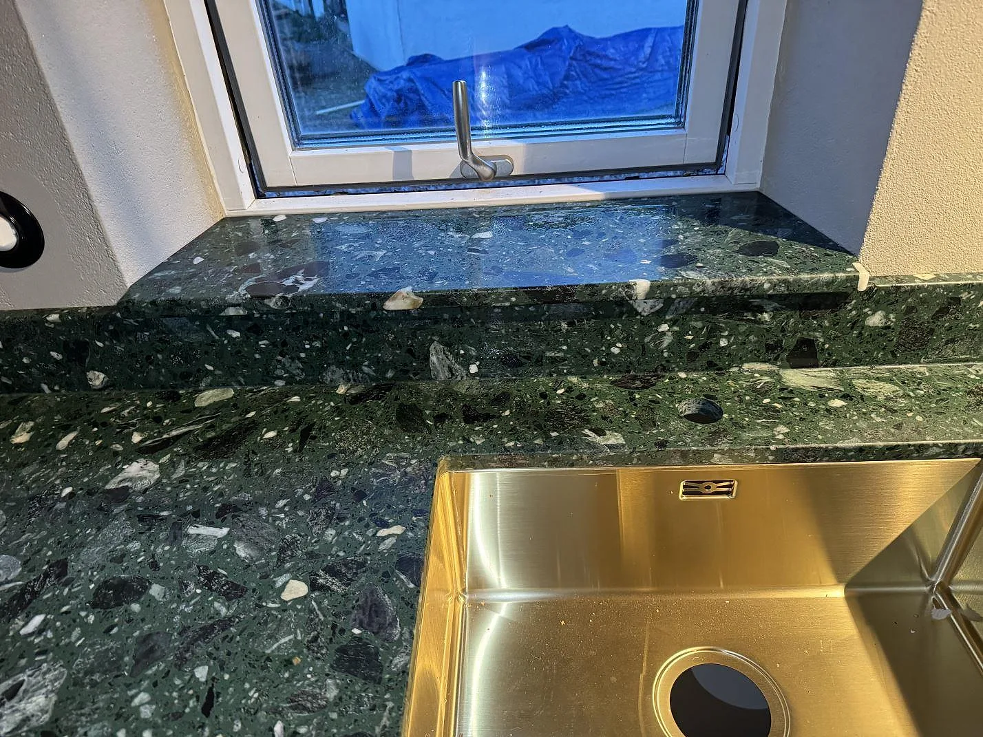 Køkkenbordplade i Terrazzo Verde Alpi, Borrby – billede 3
