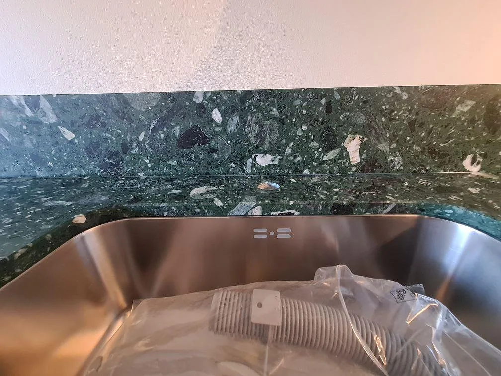 Køkkenbordplade i Terrazzo Verde Alpi, Stockholm – billede 4