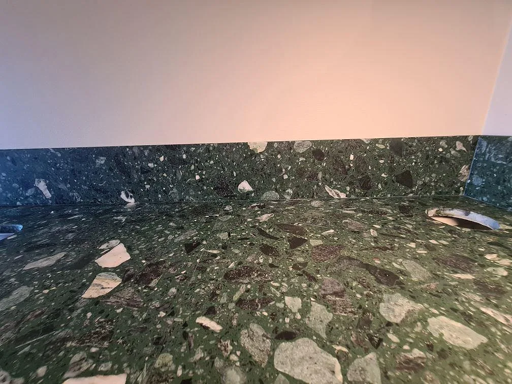 Køkkenbordplade i Terrazzo Verde Alpi, Stockholm – billede 5