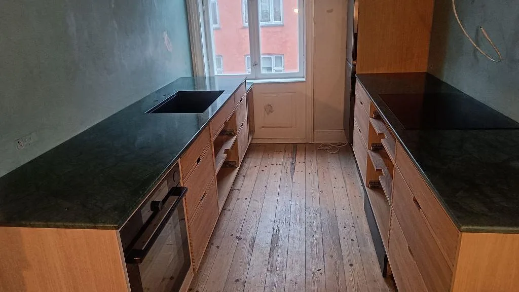 Køkkenbordplade i Verde Guatemala, Frederiksberg