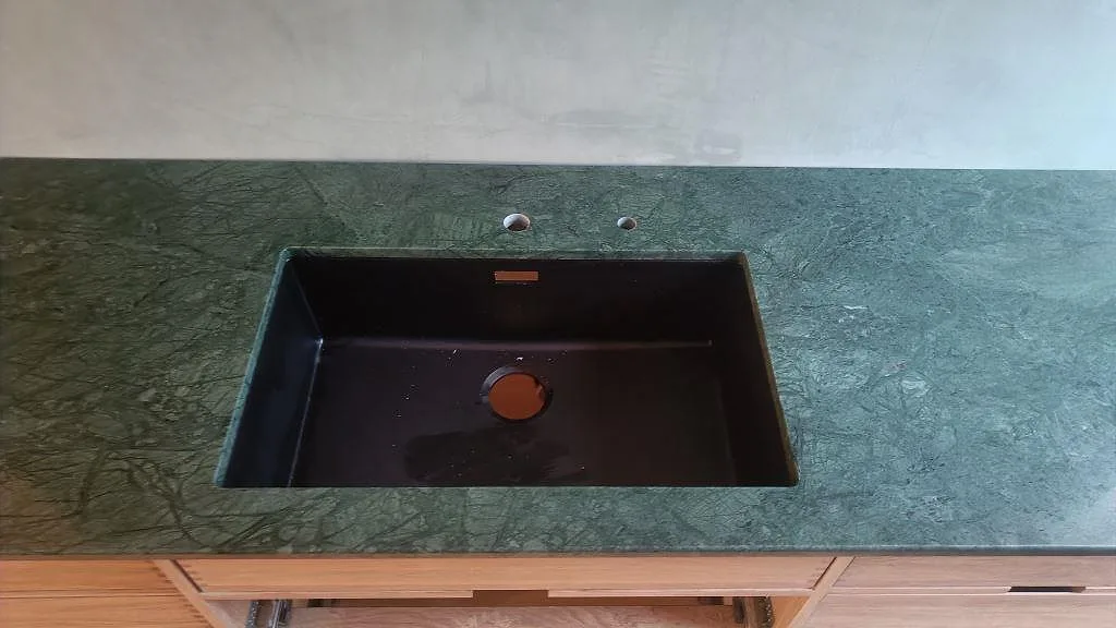 Køkkenbordplade i Verde Guatemala, Frederiksberg – billede 3