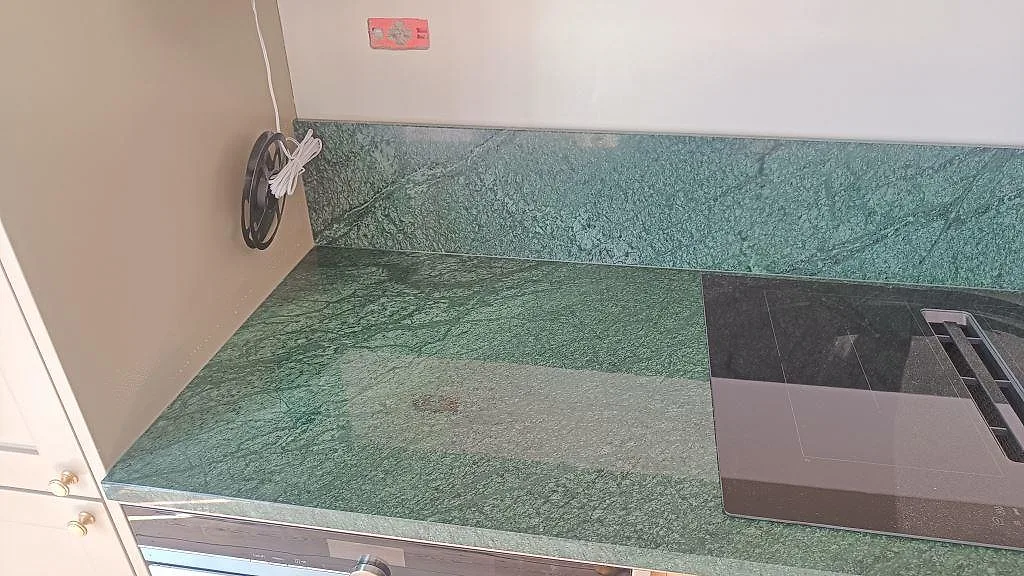 Køkkenbordplade i Verde Guatemala, Frederiksberg – billede 5