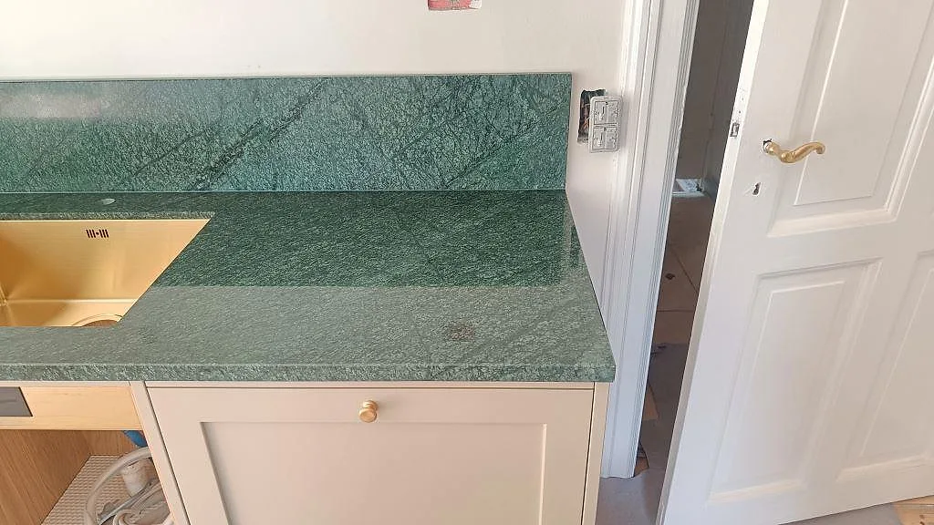 Køkkenbordplade i Verde Guatemala, Frederiksberg – billede 6