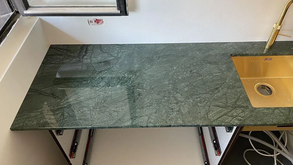 Køkkenbordplade i Verde Guatemala, København – billede 2