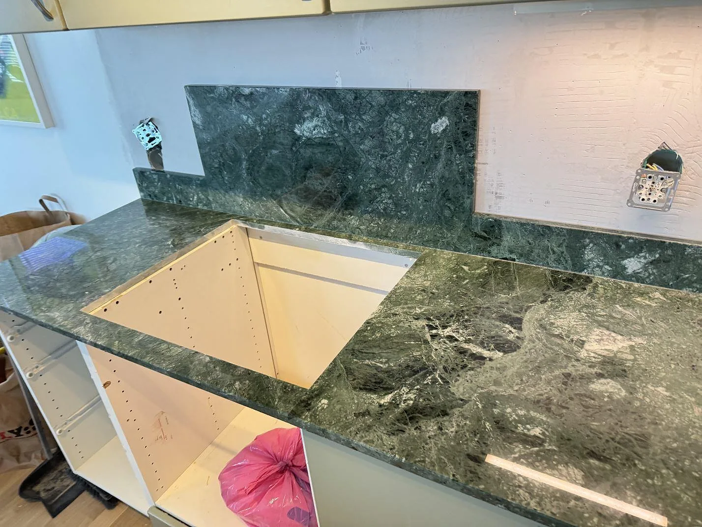 Køkkenbordplade i Verde Guatemala, Limhamn – billede 6