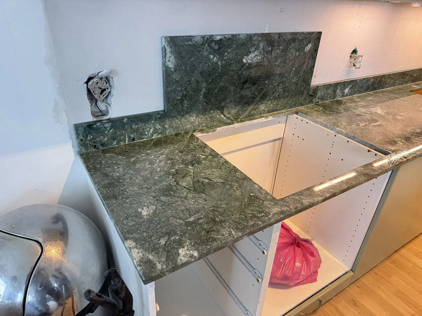 Køkkenbordplade i Verde Guatemala, Limhamn – billede 7