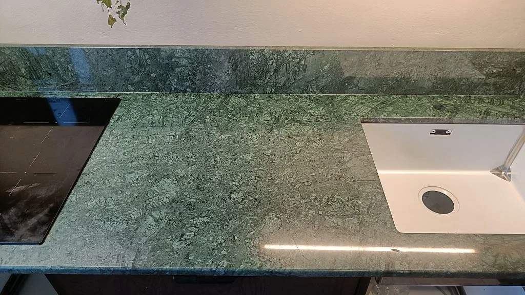 Køkkenbordplade i Verde Guatemala, Malmö – billede 2