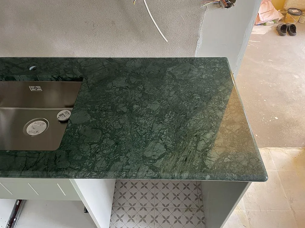 Køkkenbordplade i Verde Guatemala, Staffanstorp – billede 5