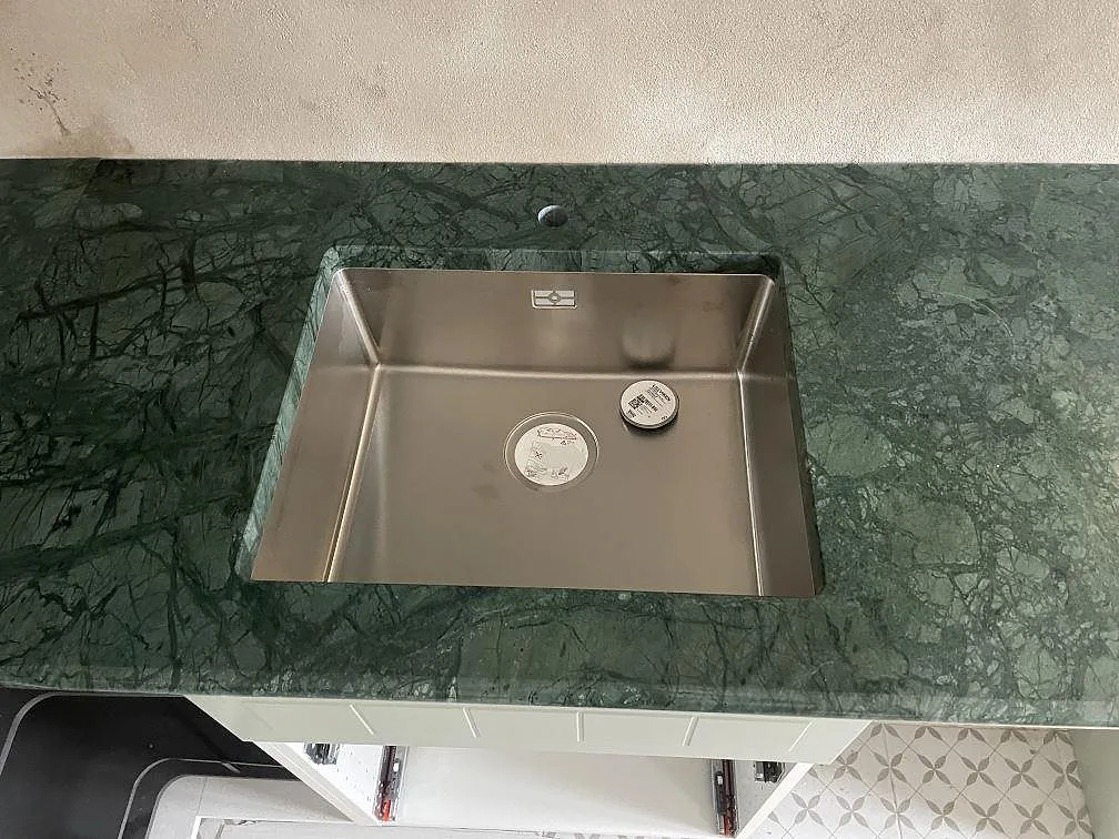 Køkkenbordplade i Verde Guatemala, Staffanstorp – billede 4