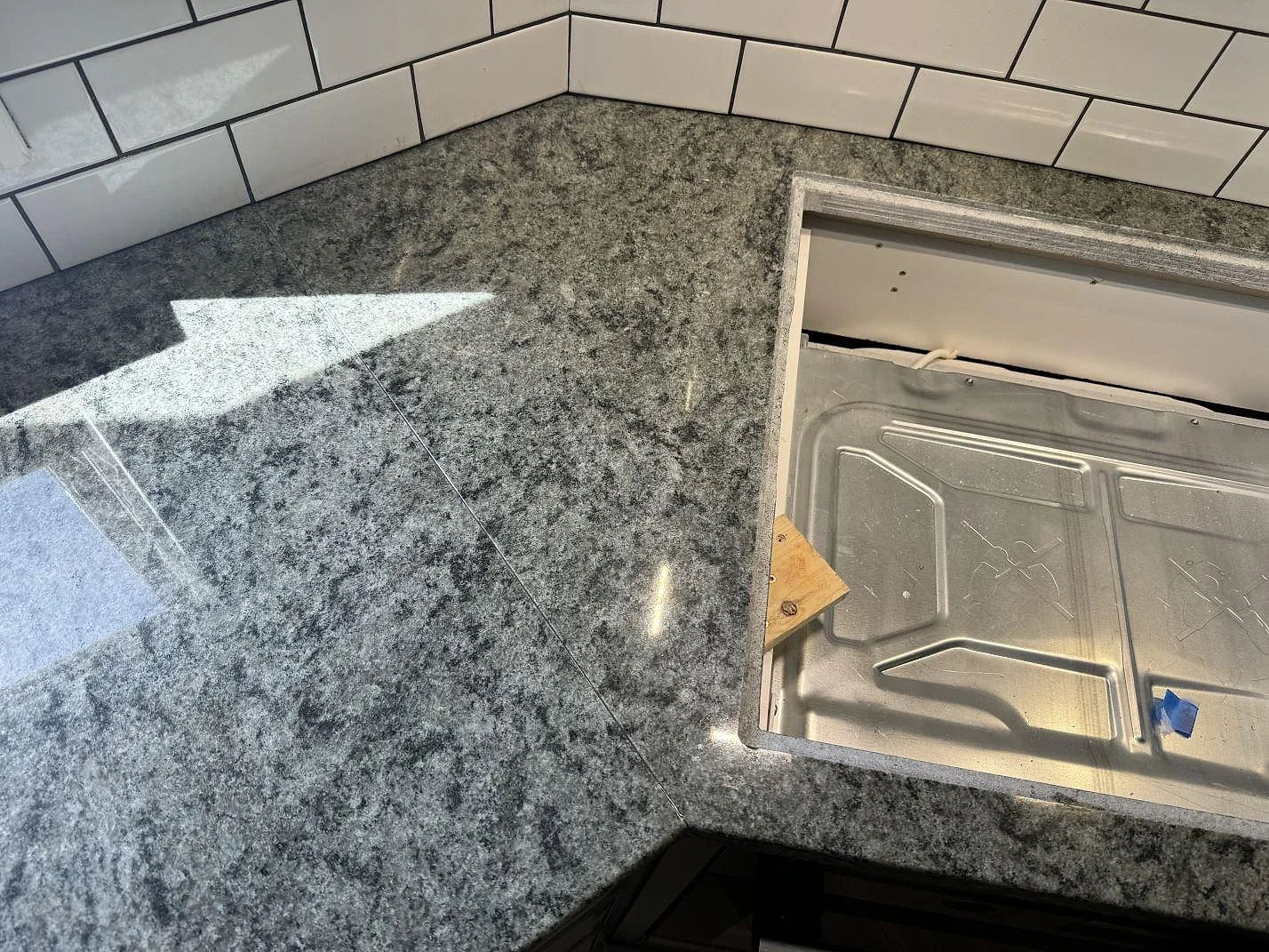 Køkkenbordplade i Verde Savana, Bunkeflostrand – billede 2