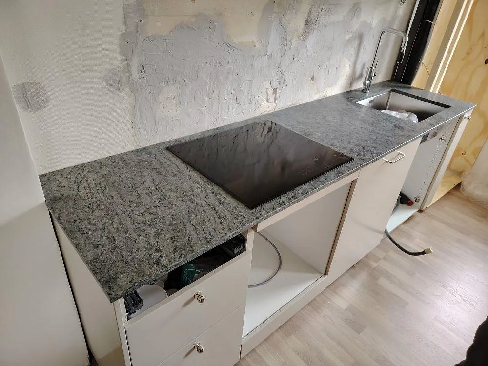 Køkkenbordplade i Verde Savana, Lidingö – billede 2